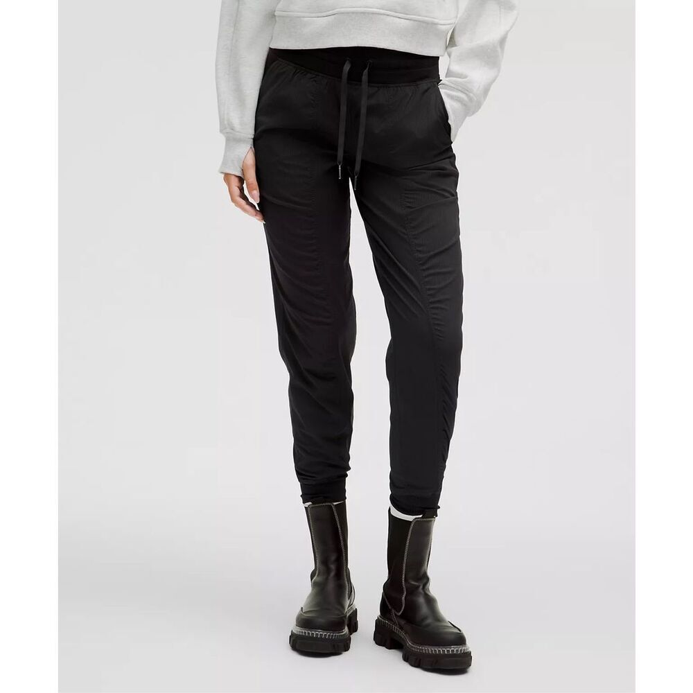 Lululemon Dance Studio Mid-Rise Jogger Full Length size 8 athleisure stretch bla
